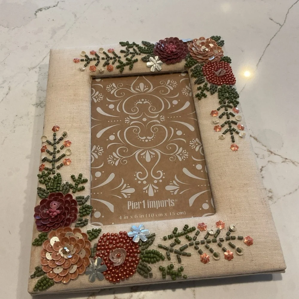 Vintage Pier 1 Floral Embellished Photo Frame - Picture 2 of 5